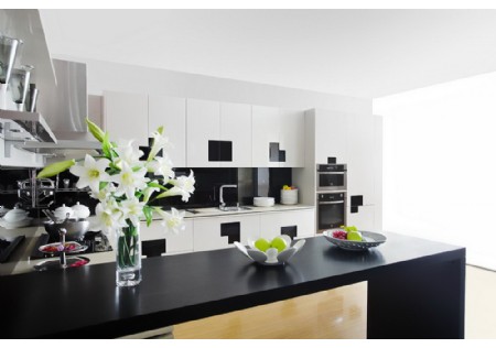 Home Furniture New Kitchen Designs Flat Pack Top White Kitchen Cabinet (KC-1090)